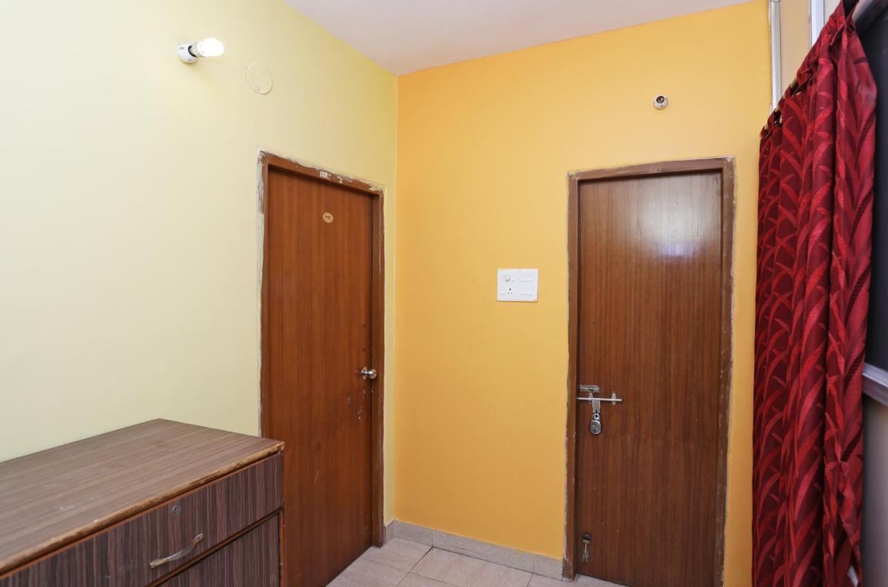 Oyo 14818 Sudarshan Apartment Calcutá Exterior foto